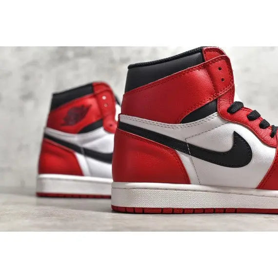 Air Jordan 1 Retro High OG "Chicago Lost and Found"